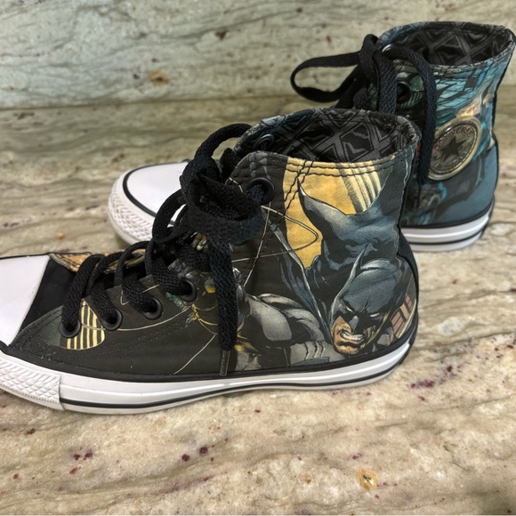 Converse Batman high-top Women’s 6, Men’s 4 EUC - Picture 6 of 16